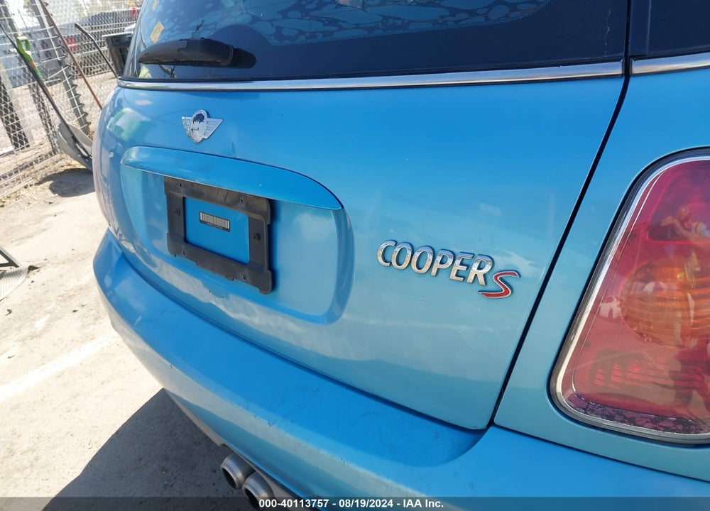 2002 MINI COOPER S VIN: WMWRE33452TD50296