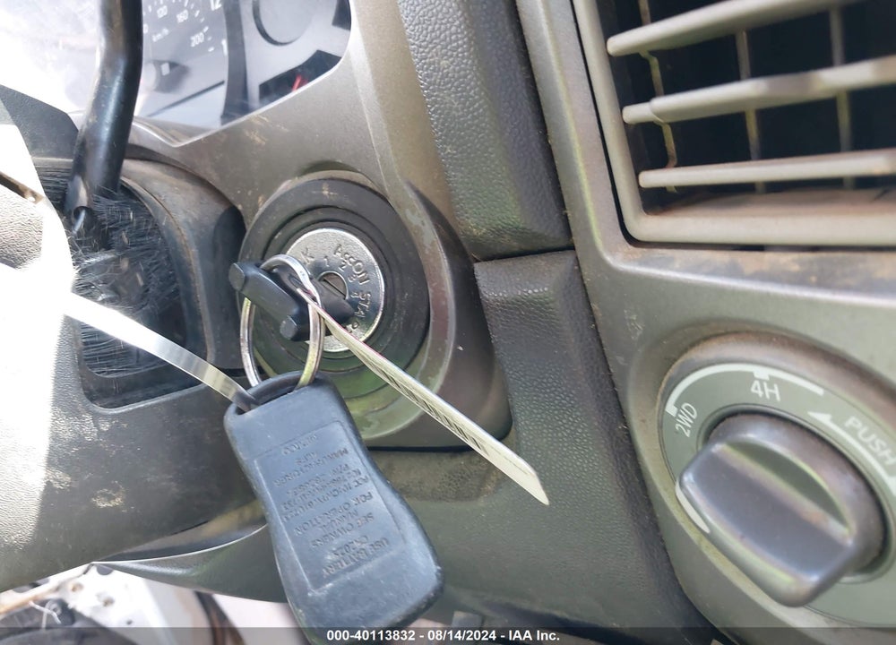2004 NISSAN TITAN XE VIN: 1N6AA07B44N540305