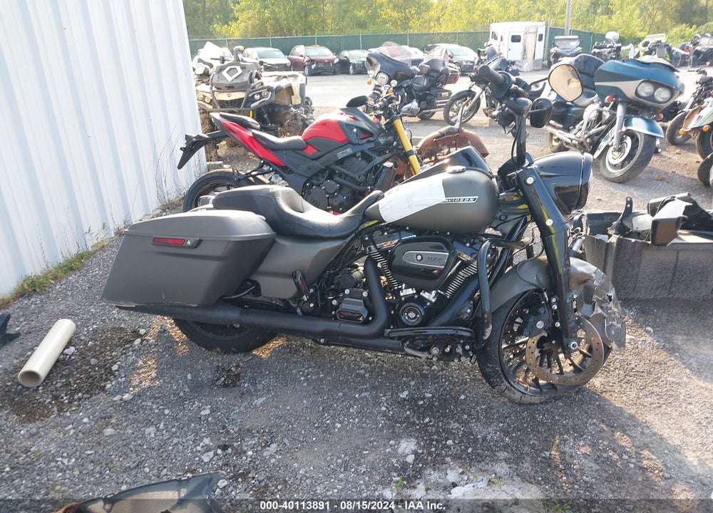 2018 HARLEY-DAVIDSON FLHRXS VIN: 1HD1KVC1XJB650524