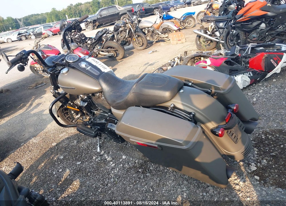 2018 HARLEY-DAVIDSON FLHRXS VIN: 1HD1KVC1XJB650524