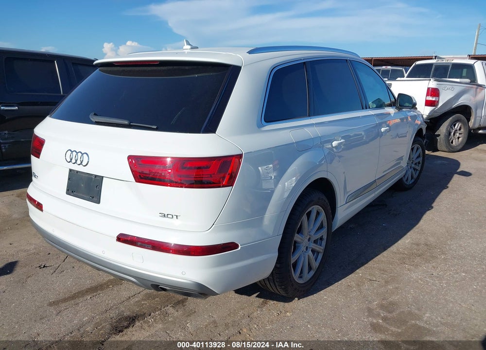 2017 AUDI Q7 3.0T PREMIUM VIN: WA1VAAF7XHD035527