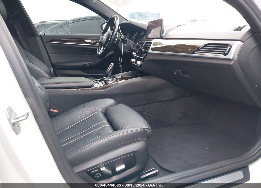 2019 BMW 530E IPERFORMANCE VIN: WBAJA9C54KB389114