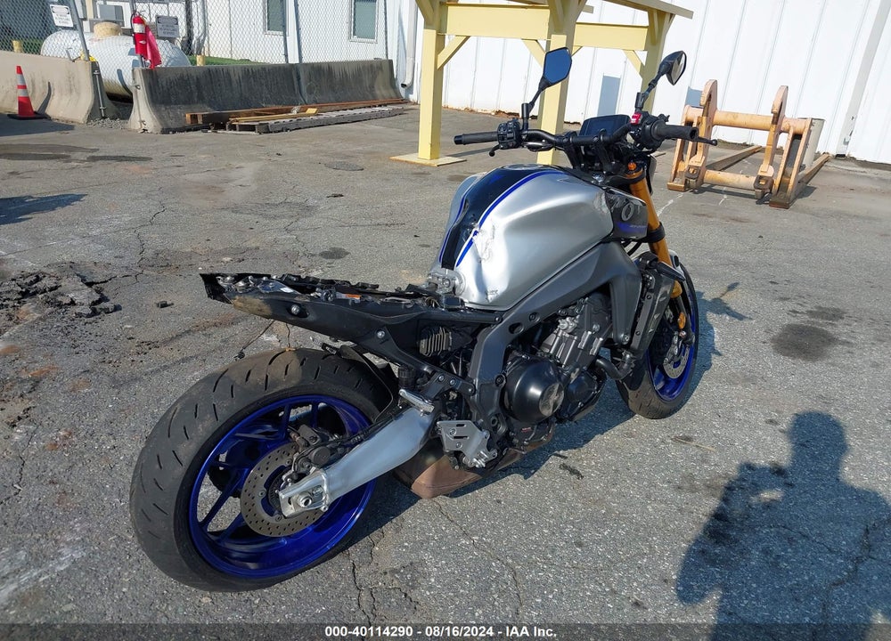 2023 YAMAHA MT09 D VIN: JYARN72E8PA001620