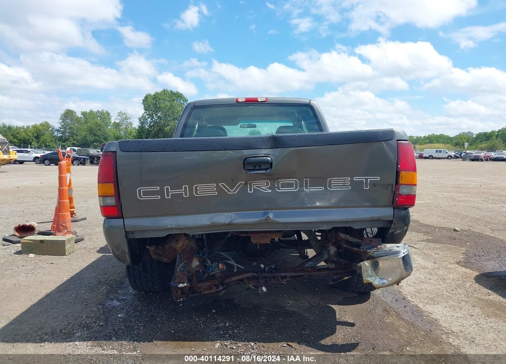 2002 CHEVROLET SILVERADO 1500 LS VIN: 2GCEK19V021213753