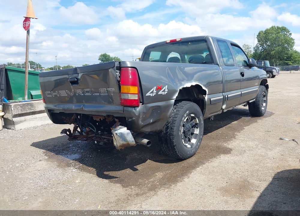 2002 CHEVROLET SILVERADO 1500 LS VIN: 2GCEK19V021213753