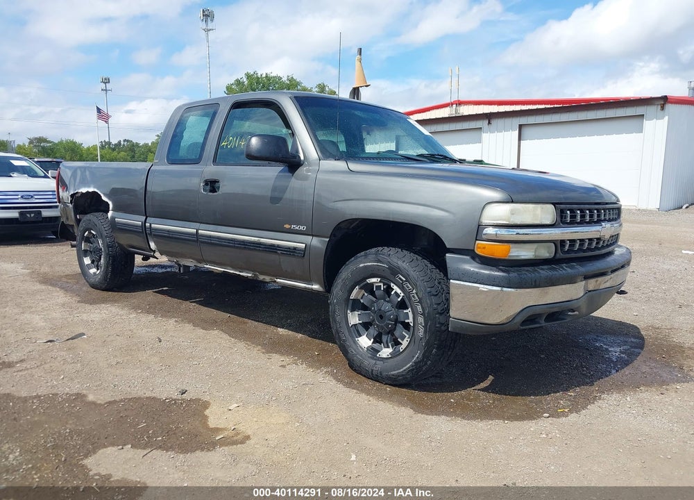 2002 CHEVROLET SILVERADO 1500 LS VIN: 2GCEK19V021213753