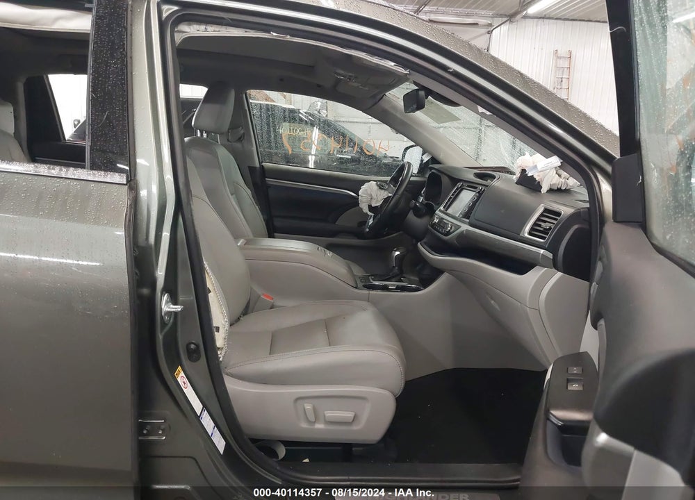 2017 TOYOTA HIGHLANDER HYBRID LIMITED PLATINUM VIN: 5TDDGRFH2HS030057