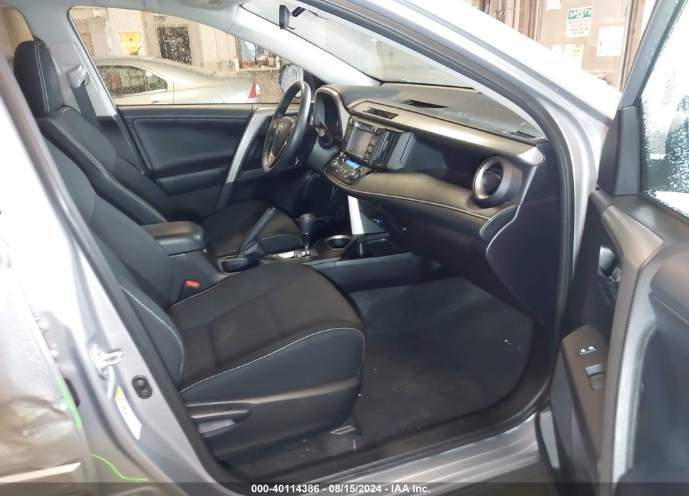 2017 TOYOTA RAV4 XLE VIN: 2T3RFREV5HW694819