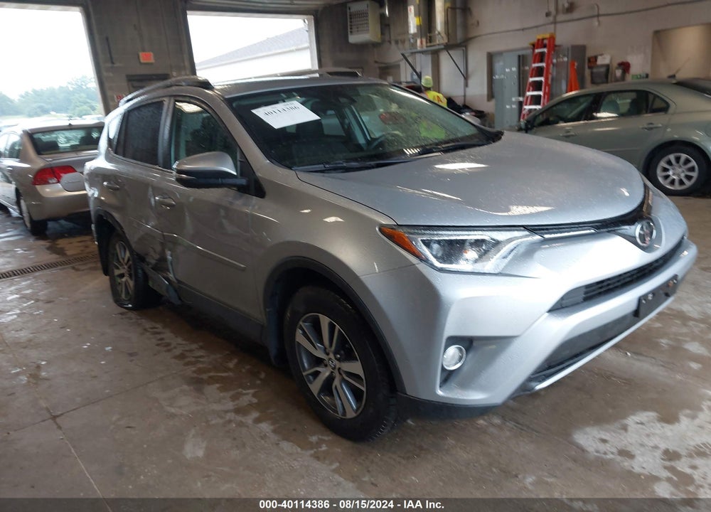 2017 TOYOTA RAV4 XLE VIN: 2T3RFREV5HW694819