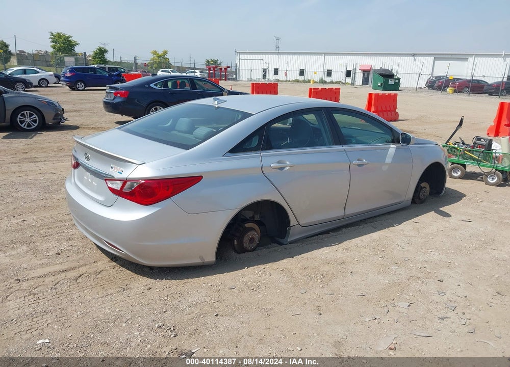 2013 HYUNDAI SONATA GLS VIN: 5NPEB4AC7DH766610