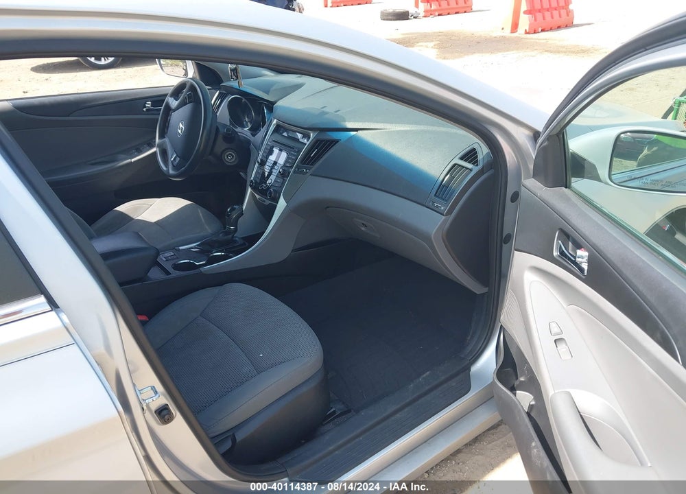 2013 HYUNDAI SONATA GLS VIN: 5NPEB4AC7DH766610