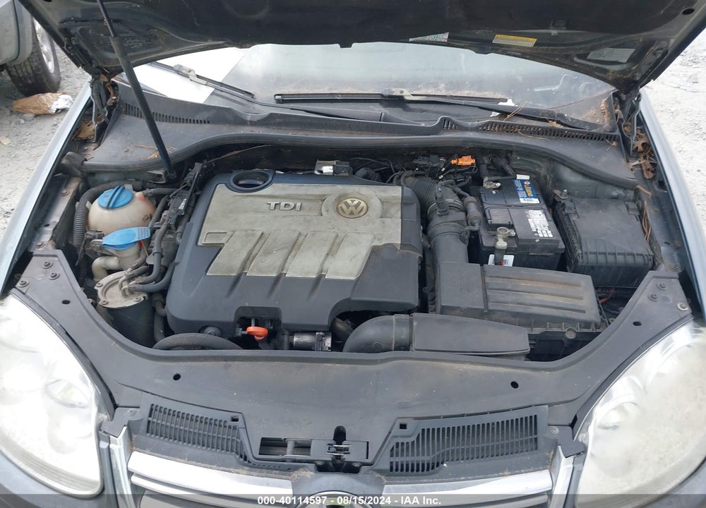 2010 VOLKSWAGEN JETTA TDI VIN: 3VWRL7AJ2AM116925