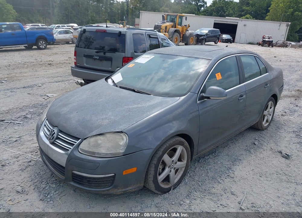 2010 VOLKSWAGEN JETTA TDI VIN: 3VWRL7AJ2AM116925