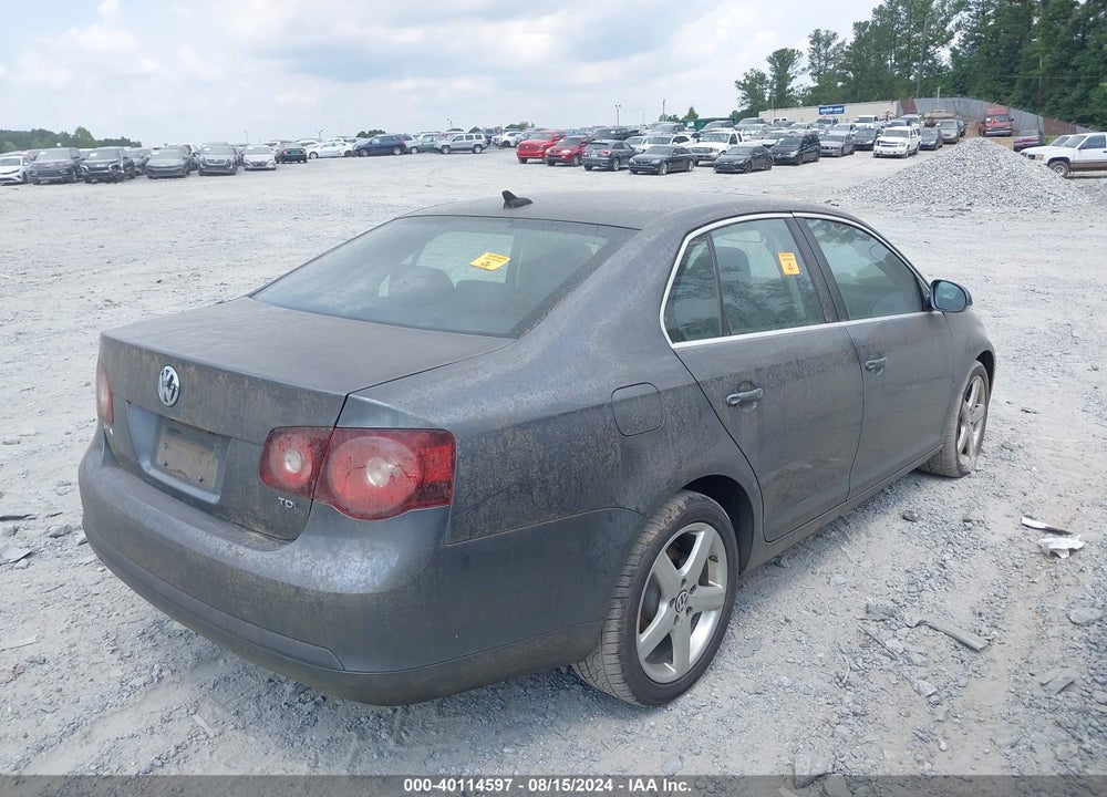 2010 VOLKSWAGEN JETTA TDI VIN: 3VWRL7AJ2AM116925