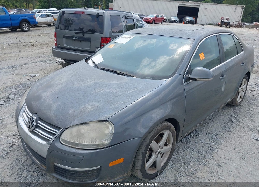 2010 VOLKSWAGEN JETTA TDI VIN: 3VWRL7AJ2AM116925