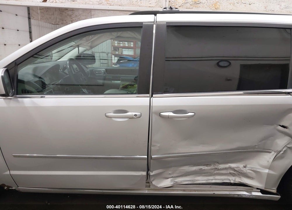 2010 DODGE GRAND CARAVAN SXT VIN: 2D4RN5DX7AR175000