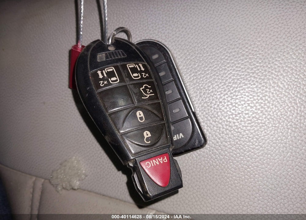 2010 DODGE GRAND CARAVAN SXT VIN: 2D4RN5DX7AR175000