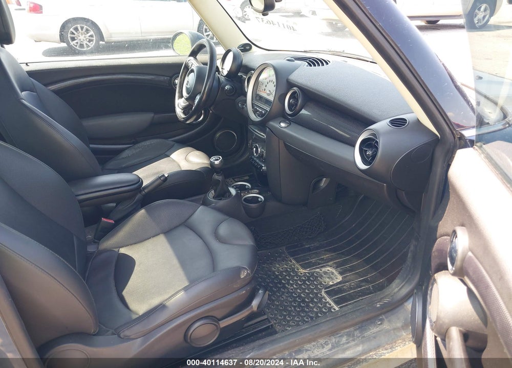 2011 MINI COOPER S CLUBMAN VIN: WMWZG3C55BTY31049
