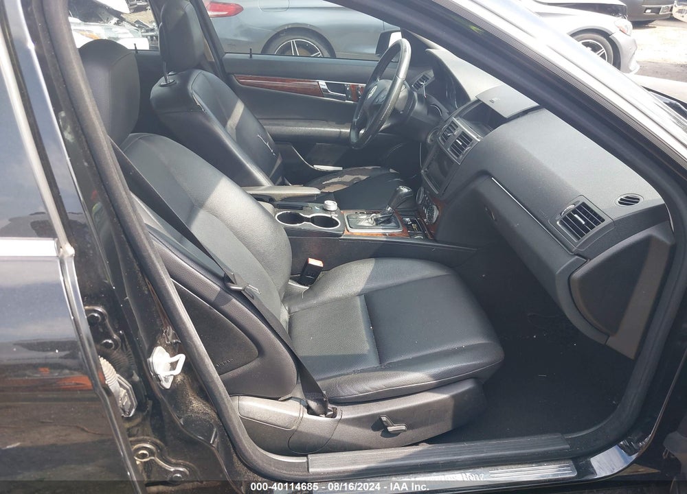 2011 MERCEDES-BENZ C 300 VIN: WDDGF5EB4BR185887