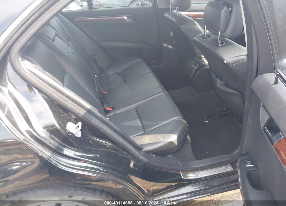 2011 MERCEDES-BENZ C 300 VIN: WDDGF5EB4BR185887