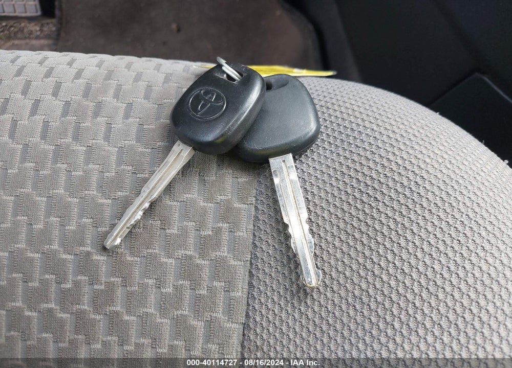 2008 TOYOTA MATRIX VIN: 2T1KR32E78C718784