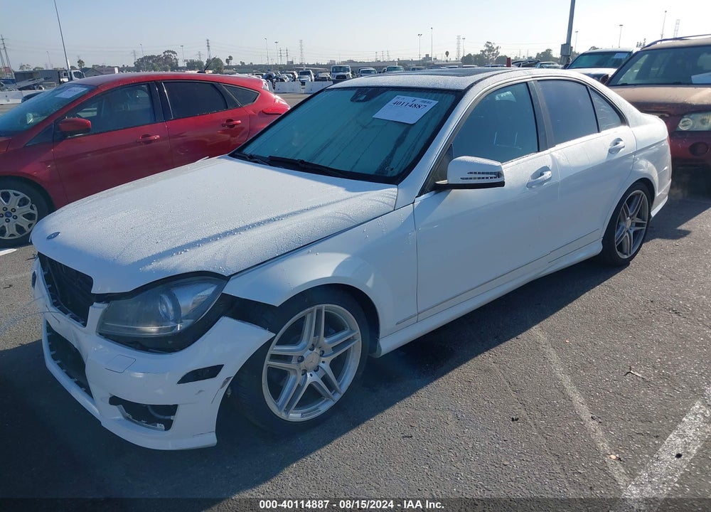 2013 MERCEDES-BENZ C 250 LUXURY/SPORT VIN: WDDGF4HB2DA780650