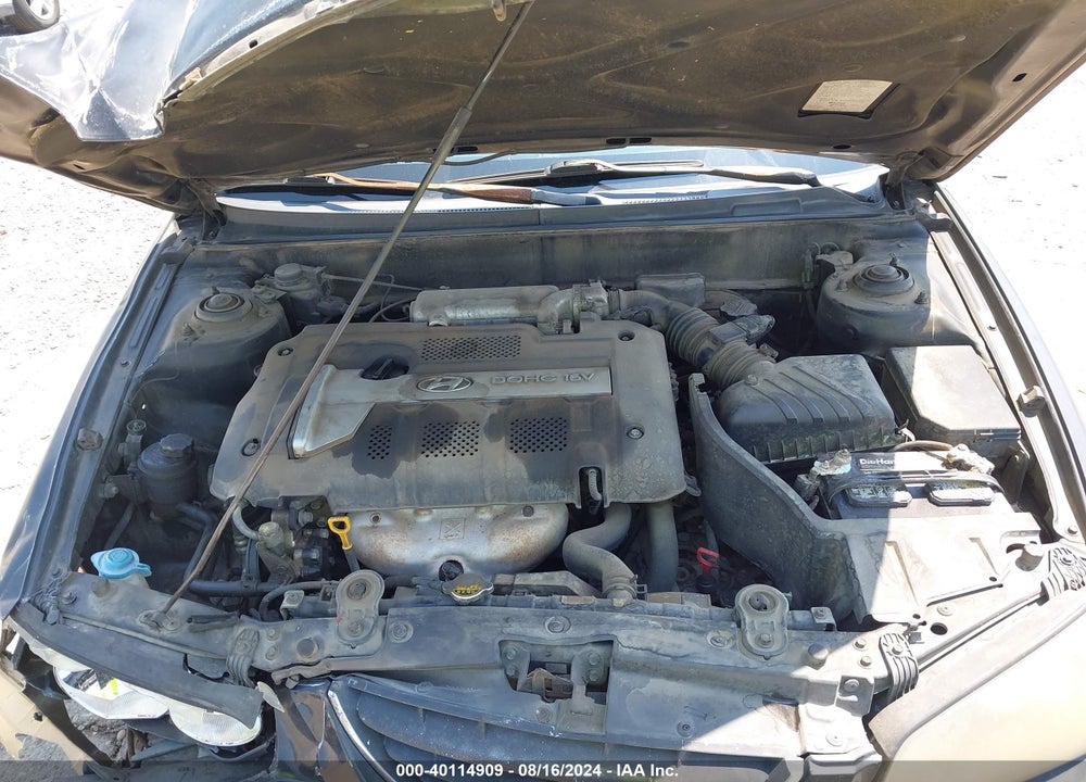 2004 HYUNDAI ELANTRA VIN: KMHDN46D94U882543