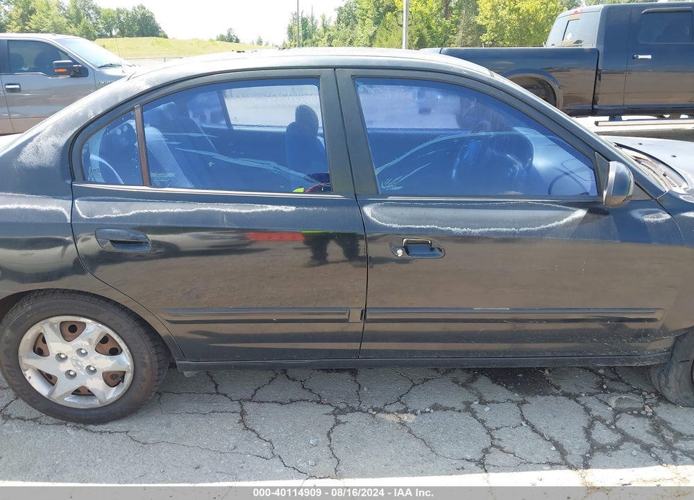 2004 HYUNDAI ELANTRA VIN: KMHDN46D94U882543