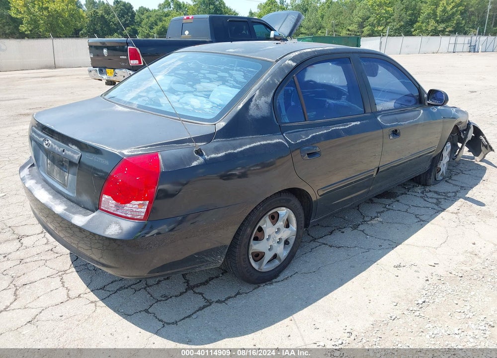 2004 HYUNDAI ELANTRA VIN: KMHDN46D94U882543