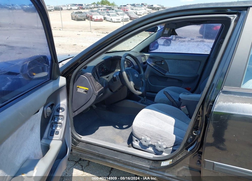 2004 HYUNDAI ELANTRA VIN: KMHDN46D94U882543
