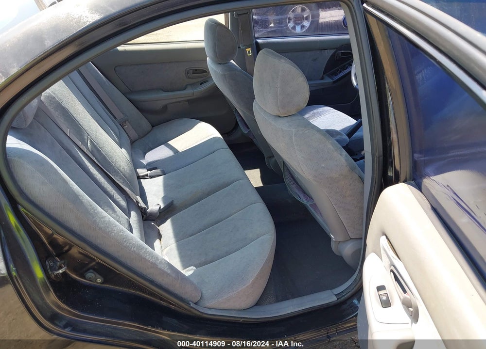 2004 HYUNDAI ELANTRA VIN: KMHDN46D94U882543