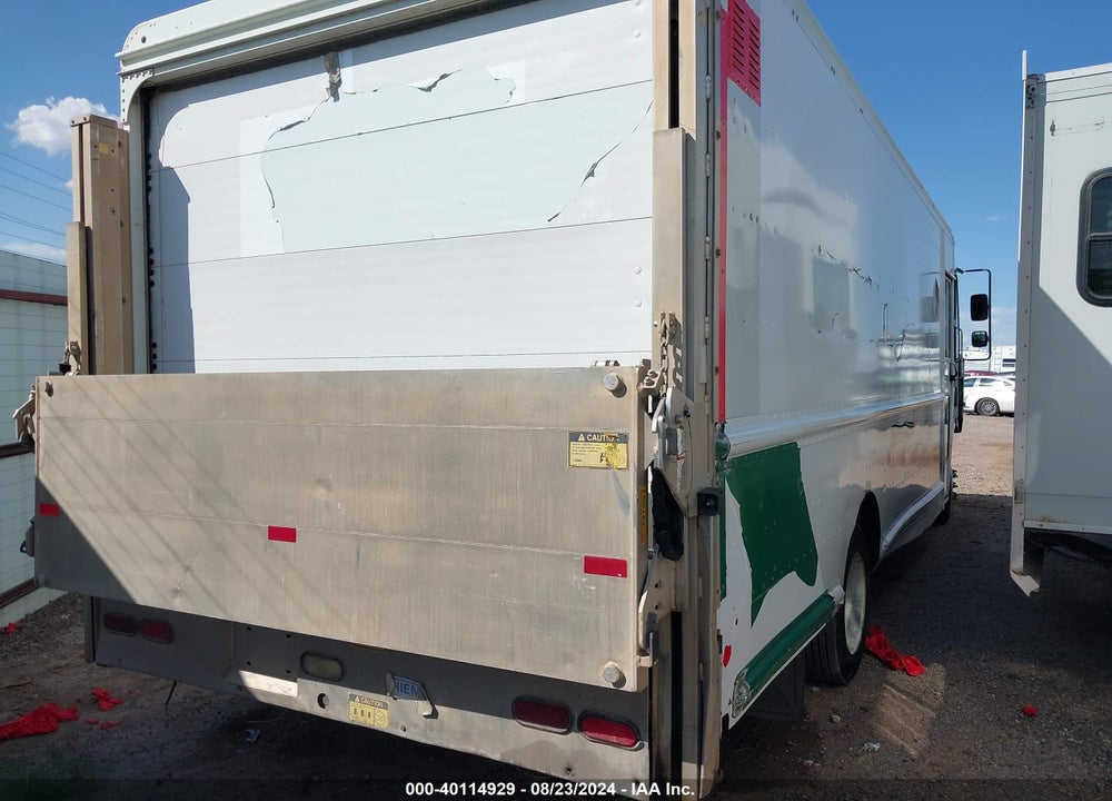 2009 FREIGHTLINER CHASSIS M LINE WALK-IN VAN VIN: 4UZAAPDU79CAL8309