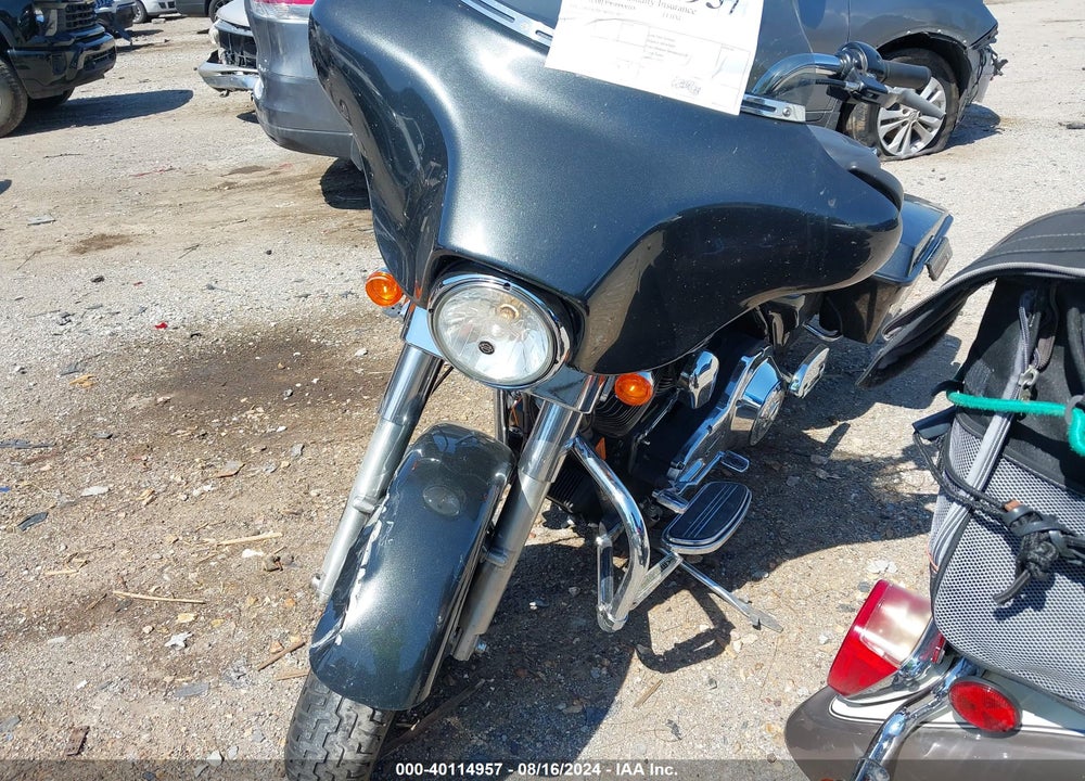 2006 HARLEY-DAVIDSON FLHXI VIN: 1HD1KBW186Y654831