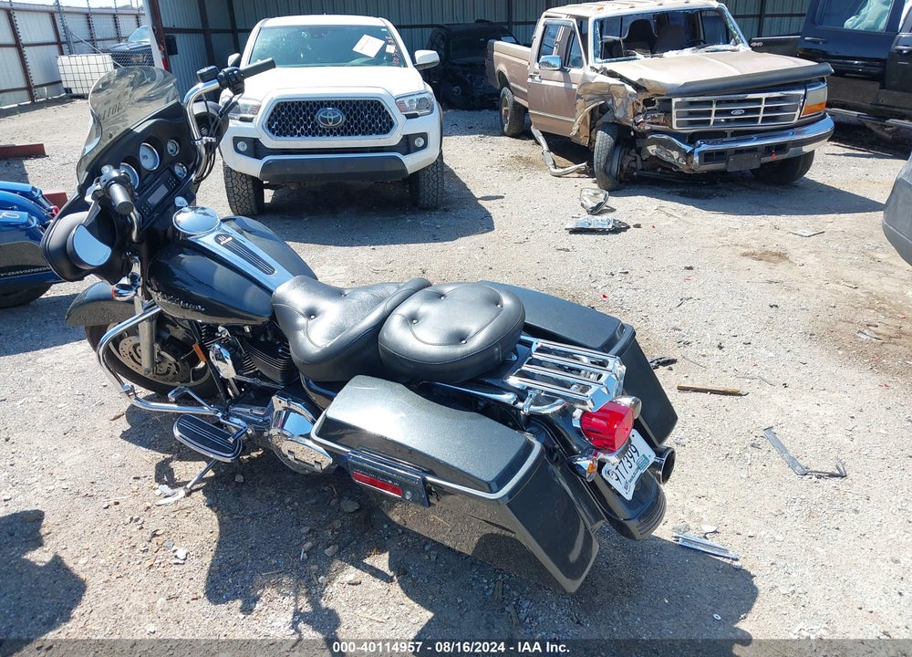 2006 HARLEY-DAVIDSON FLHXI VIN: 1HD1KBW186Y654831