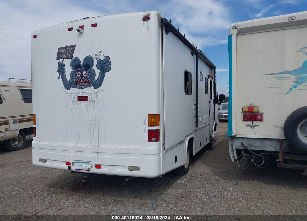 2005 WORKHORSE CUSTOM CHASSIS MOTORHOME CHASSIS P3500 VIN: 5B4KP57G543395632