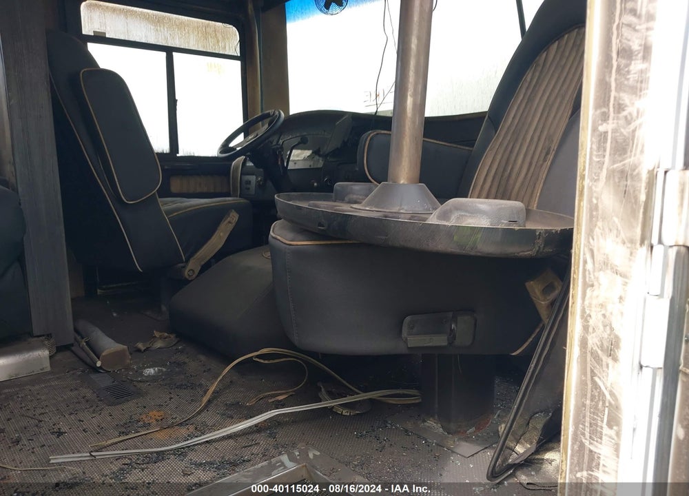 2005 WORKHORSE CUSTOM CHASSIS MOTORHOME CHASSIS P3500 VIN: 5B4KP57G543395632