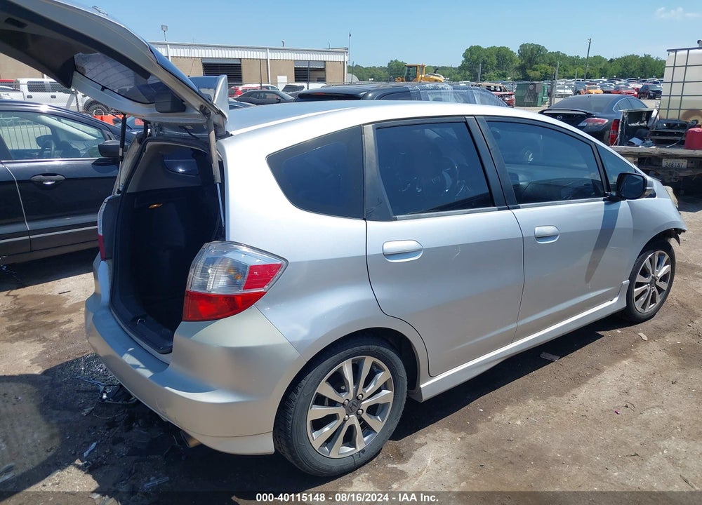 2013 HONDA FIT SPORT VIN: JHMGE8G59DC033243