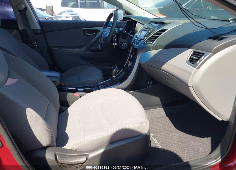 2016 HYUNDAI ELANTRA SE VIN: 5NPDH4AE1GH692438
