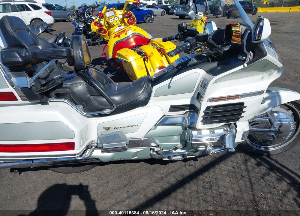 2000 HONDA GL1500 SE12 VIN: 1HFSC224XYA200245