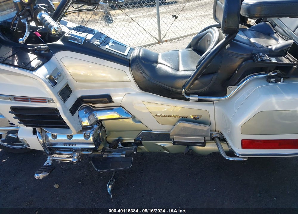 2000 HONDA GL1500 SE12 VIN: 1HFSC224XYA200245
