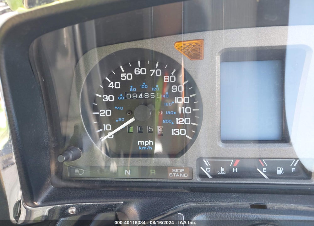 2000 HONDA GL1500 SE12 VIN: 1HFSC224XYA200245