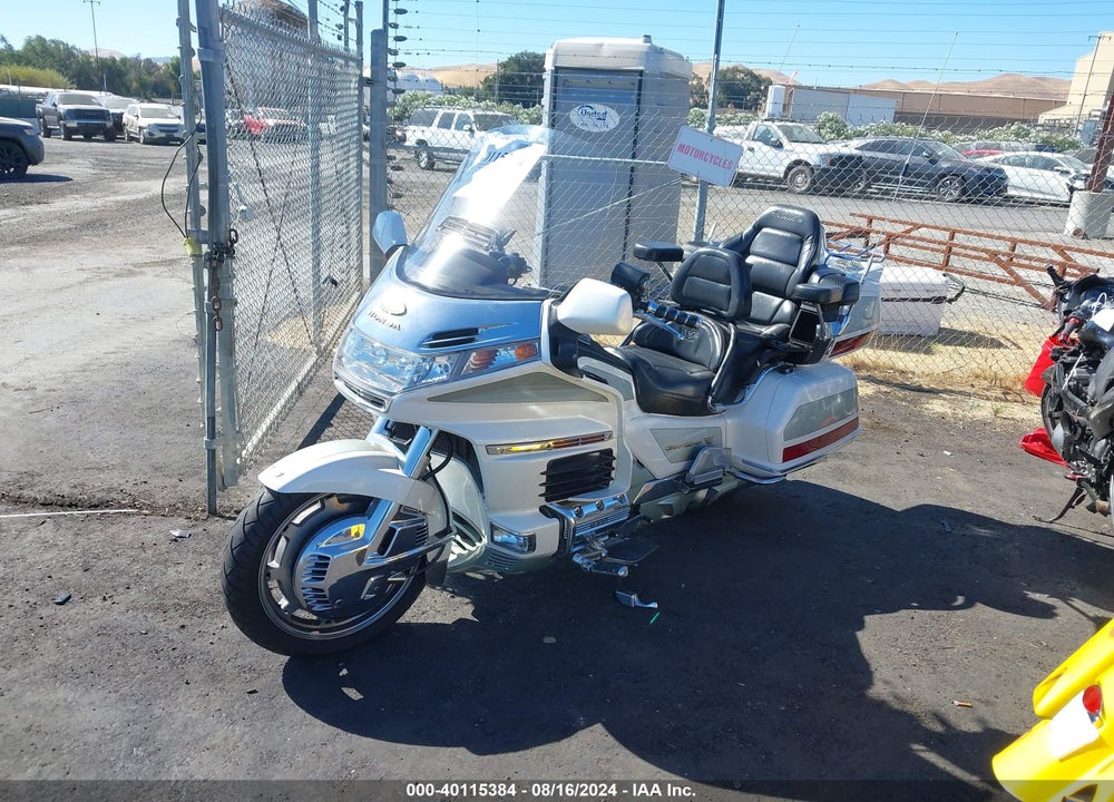 2000 HONDA GL1500 SE12 VIN: 1HFSC224XYA200245