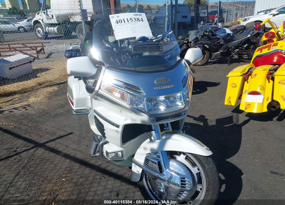 2000 HONDA GL1500 SE12 VIN: 1HFSC224XYA200245