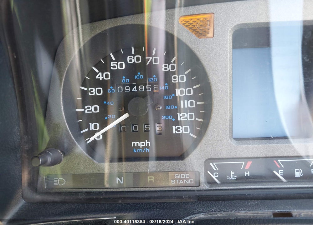 2000 HONDA GL1500 SE12 VIN: 1HFSC224XYA200245