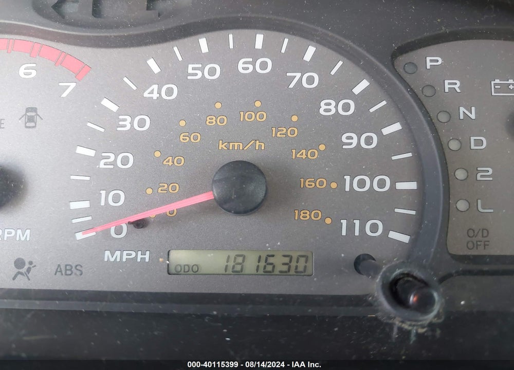 2001 TOYOTA SEQUOIA LIMITED V8 VIN: 5TDBT48A61S009305