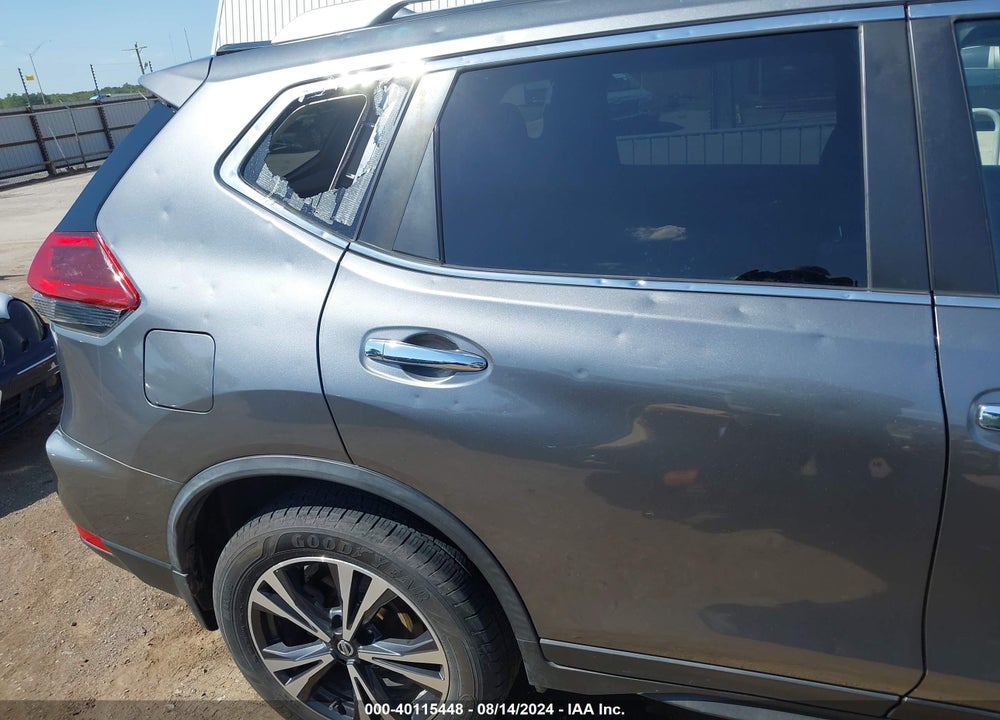 2019 NISSAN ROGUE SV VIN: JN8AT2MV5KW381393