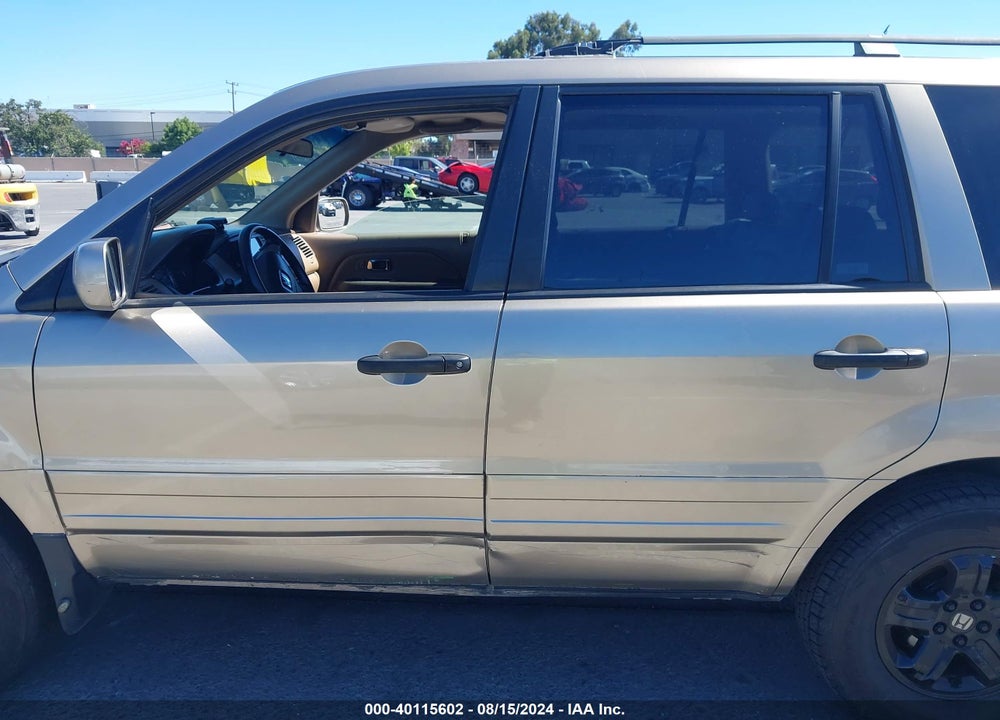2005 HONDA PILOT VIN: 2HKYF18585H511375