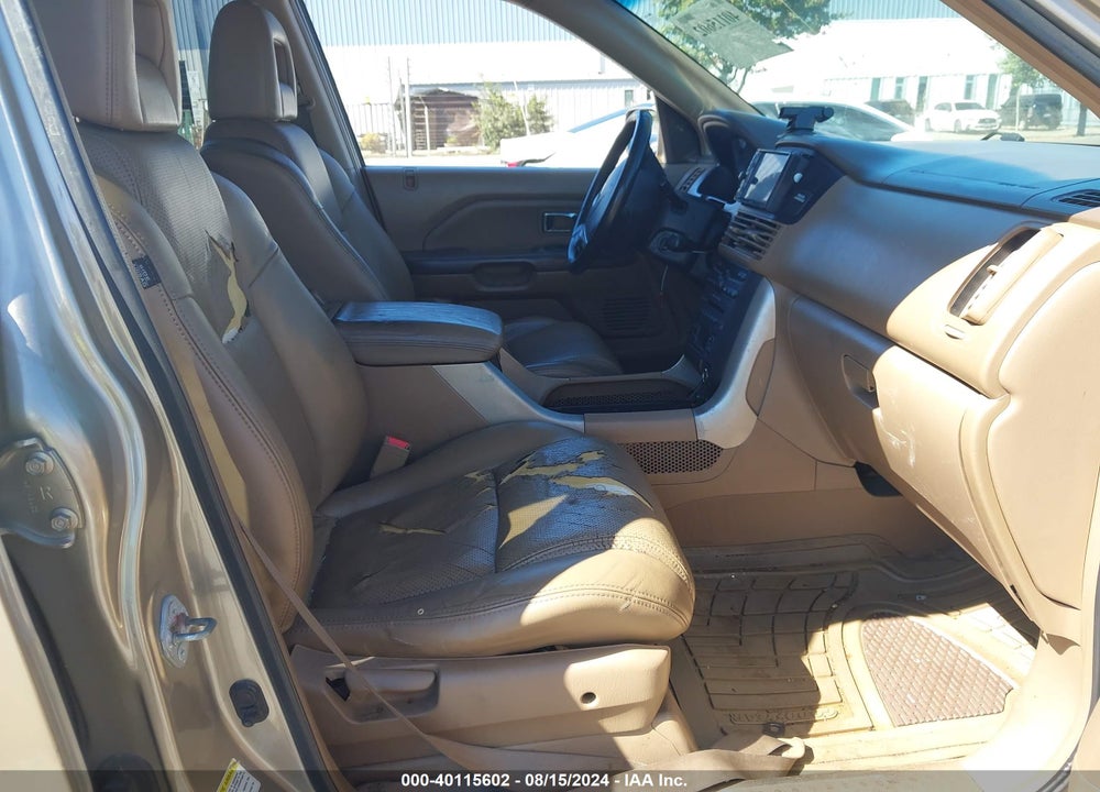 2005 HONDA PILOT VIN: 2HKYF18585H511375