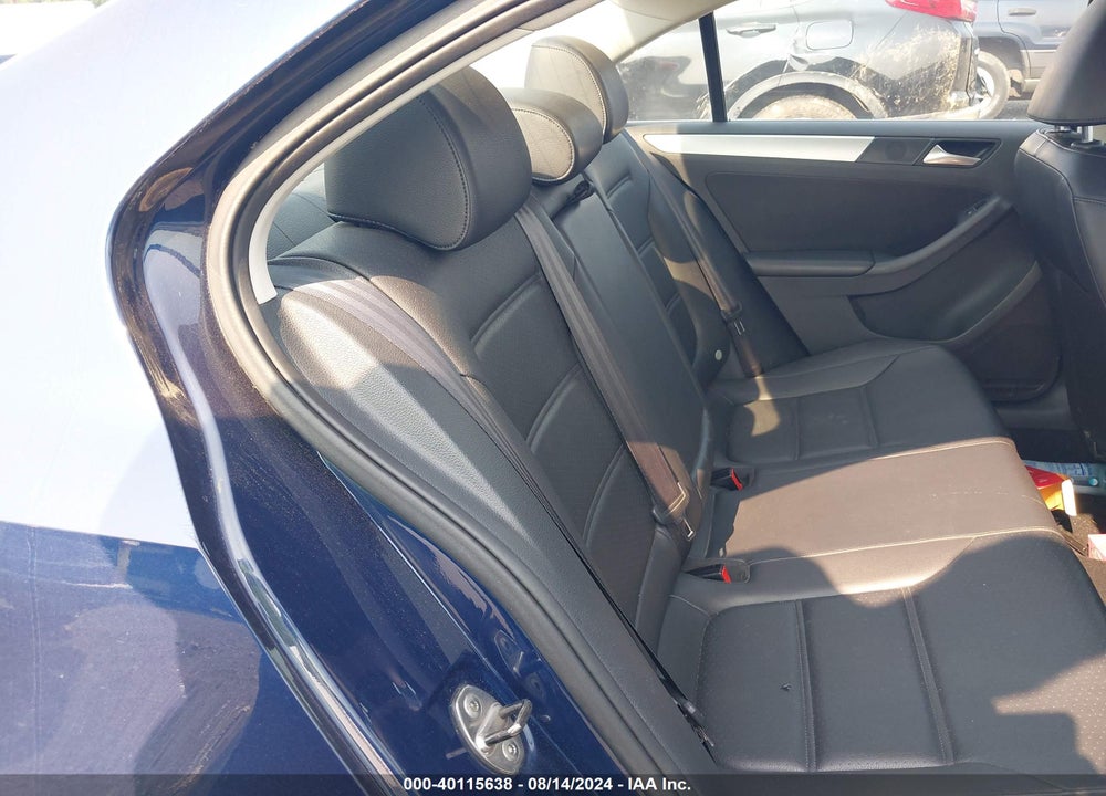 2014 VOLKSWAGEN JETTA 1.8T SE VIN: 3VWB17AJ1EM442227