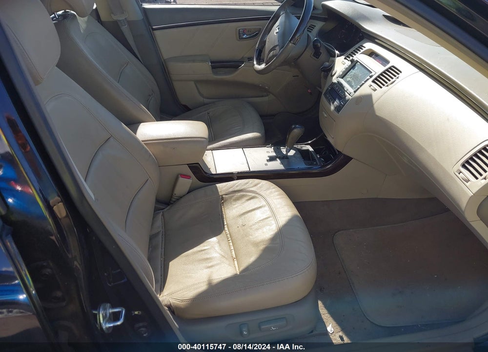 2010 HYUNDAI AZERA VIN: KMHFC4DF7AA512241